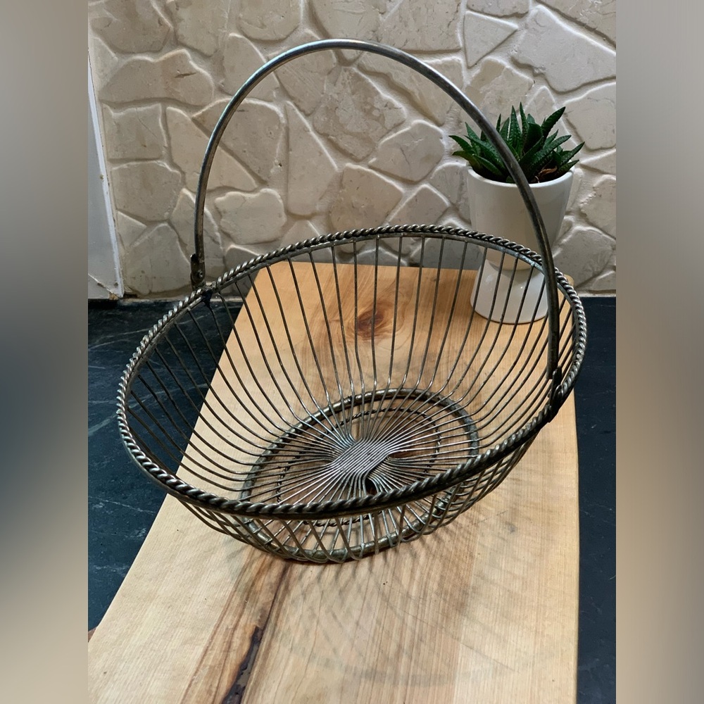 VINTAGE | Silver Plated Wire Bread Basket With Handle